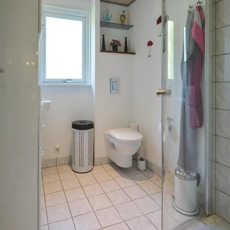 Three-bedroom Holiday In Ulfborg