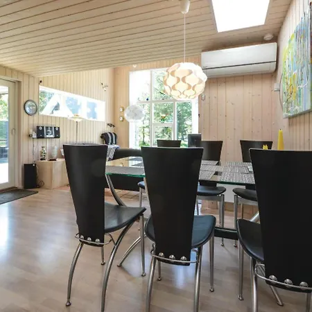 Three-bedroom Holiday In Ferienhaus