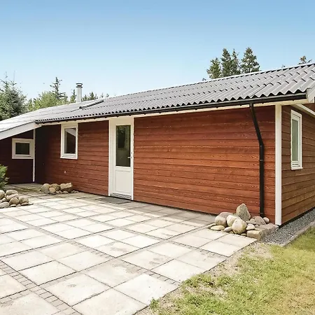 Three-bedroom Holiday In Ferienhaus *